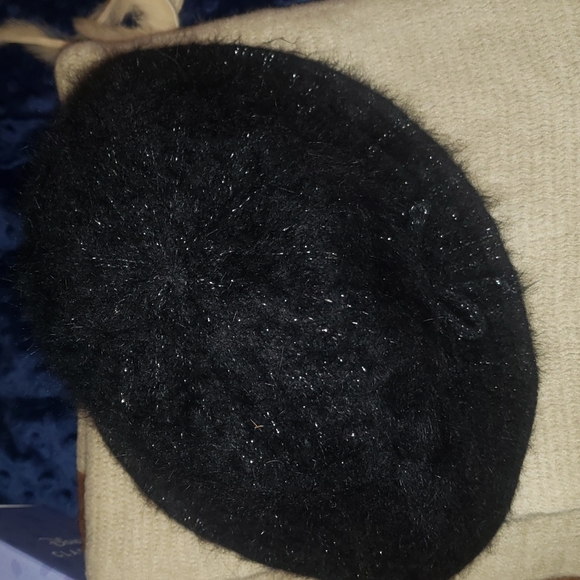 Vintage Angora hat next to perfect condition - Picture 3 of 3